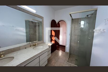 Casa à venda com 929m², 4 quartos e 4 vagas Casa à venda com 929m², 4 quartos e 4 vagasBanheiro 1