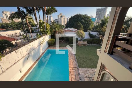 Casa à venda com 929m², 4 quartos e 4 vagas Casa à venda com 929m², 4 quartos e 4 vagasVaranda