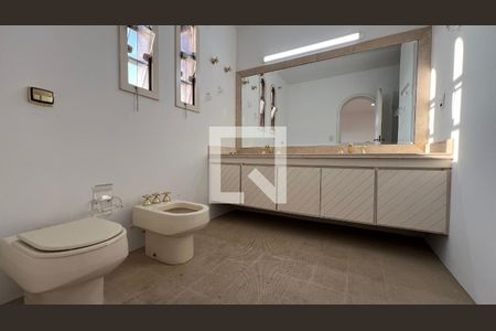 Casa à venda com 929m², 4 quartos e 4 vagas Casa à venda com 929m², 4 quartos e 4 vagasBanheiro da Suíte 2