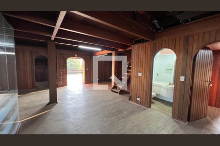 Casa à venda com 929m², 4 quartos e 4 vagas Casa à venda com 929m², 4 quartos e 4 vagasSótão