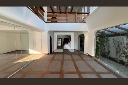 Casa à venda com 929m², 4 quartos e 4 vagas Casa à venda com 929m², 4 quartos e 4 vagasSala