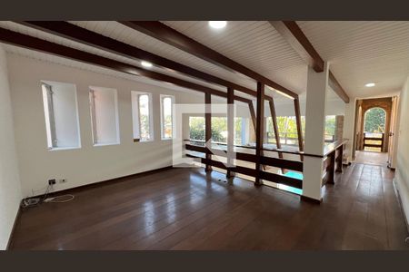 Casa à venda com 929m², 4 quartos e 4 vagas Casa à venda com 929m², 4 quartos e 4 vagasSala privativa