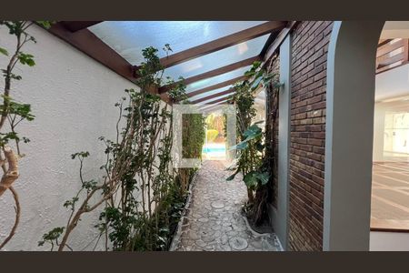 Casa à venda com 929m², 4 quartos e 4 vagas Casa à venda com 929m², 4 quartos e 4 vagasJardim de inverno