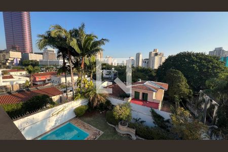 Casa à venda com 929m², 4 quartos e 4 vagas Casa à venda com 929m², 4 quartos e 4 vagasVista do terraço