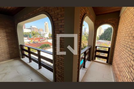 Casa à venda com 929m², 4 quartos e 4 vagas Casa à venda com 929m², 4 quartos e 4 vagasVaranda