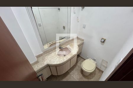 Casa à venda com 929m², 4 quartos e 4 vagas Casa à venda com 929m², 4 quartos e 4 vagasLavabo