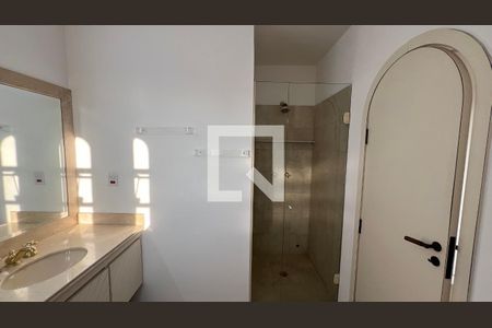 Casa à venda com 929m², 4 quartos e 4 vagas Casa à venda com 929m², 4 quartos e 4 vagasBanheiro da Suíte 2