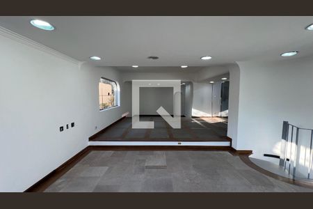 Casa à venda com 929m², 4 quartos e 4 vagas Casa à venda com 929m², 4 quartos e 4 vagasSala