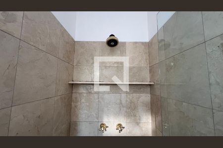 Casa à venda com 929m², 4 quartos e 4 vagas Casa à venda com 929m², 4 quartos e 4 vagasBanheiro da Suíte 2