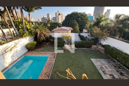 Casa à venda com 929m², 4 quartos e 4 vagas Casa à venda com 929m², 4 quartos e 4 vagasVaranda