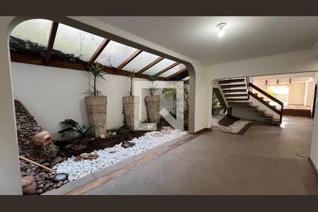 Casa à venda com 929m², 4 quartos e 4 vagas Casa à venda com 929m², 4 quartos e 4 vagasHall social