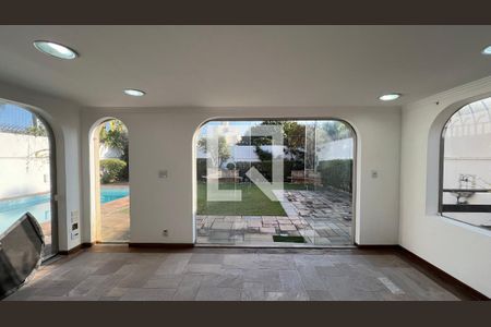 Casa à venda com 929m², 4 quartos e 4 vagas Casa à venda com 929m², 4 quartos e 4 vagasSala