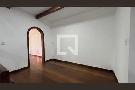 Casa à venda com 929m², 4 quartos e 4 vagas Casa à venda com 929m², 4 quartos e 4 vagasLiving