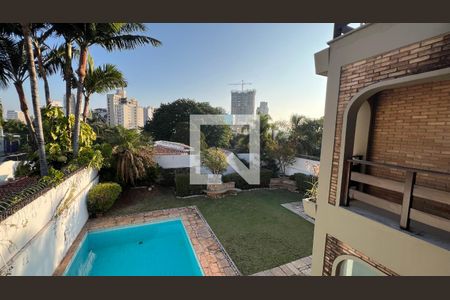 Casa à venda com 929m², 4 quartos e 4 vagas Casa à venda com 929m², 4 quartos e 4 vagasVaranda