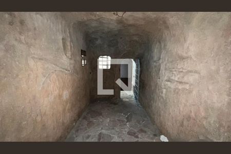 Casa à venda com 929m², 4 quartos e 4 vagas Casa à venda com 929m², 4 quartos e 4 vagasTaverna