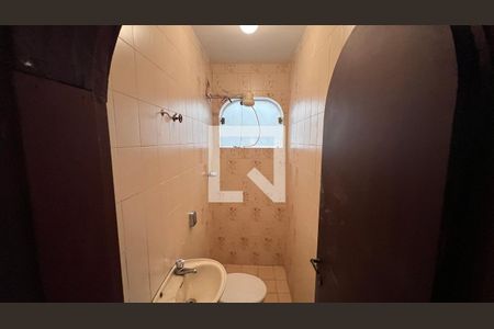 Casa à venda com 929m², 4 quartos e 4 vagas Casa à venda com 929m², 4 quartos e 4 vagasBanheiro de serviço