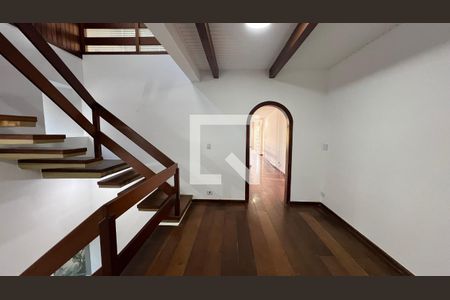 Casa à venda com 929m², 4 quartos e 4 vagas Casa à venda com 929m², 4 quartos e 4 vagasLiving