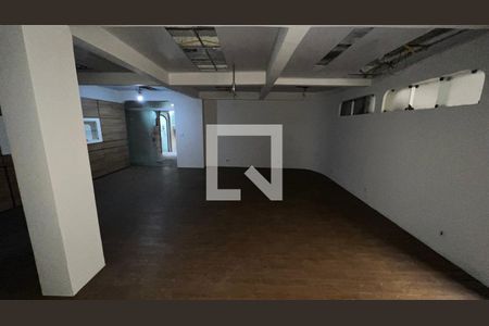 Casa à venda com 929m², 4 quartos e 4 vagas Casa à venda com 929m², 4 quartos e 4 vagasSalão de Festas