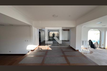 Casa à venda com 929m², 4 quartos e 4 vagas Casa à venda com 929m², 4 quartos e 4 vagasSala