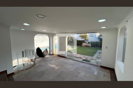 Casa à venda com 929m², 4 quartos e 4 vagas Casa à venda com 929m², 4 quartos e 4 vagasSala