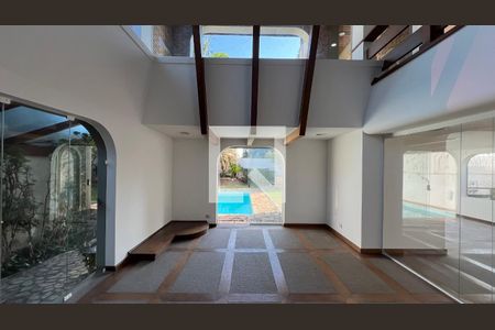 Casa à venda com 929m², 4 quartos e 4 vagas Casa à venda com 929m², 4 quartos e 4 vagasSala