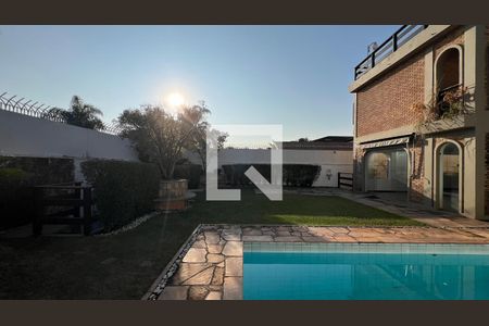 Casa à venda com 929m², 4 quartos e 4 vagas Casa à venda com 929m², 4 quartos e 4 vagasPiscina