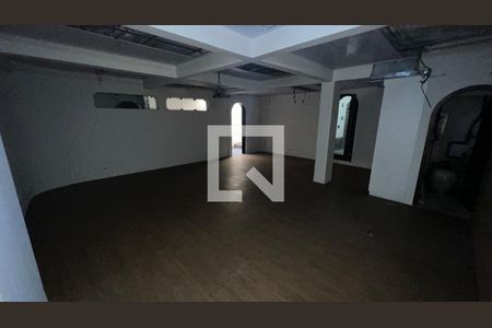 Casa à venda com 929m², 4 quartos e 4 vagas Casa à venda com 929m², 4 quartos e 4 vagasSalão de Festas