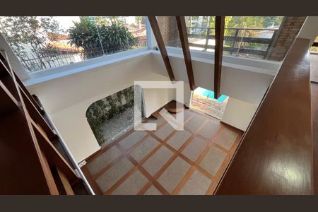 Casa à venda com 929m², 4 quartos e 4 vagas Casa à venda com 929m², 4 quartos e 4 vagasVista para sala
