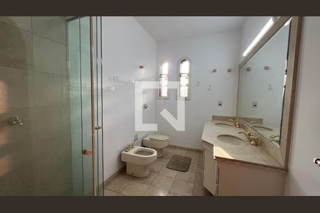 Casa à venda com 929m², 4 quartos e 4 vagas Casa à venda com 929m², 4 quartos e 4 vagasBanheiro 1