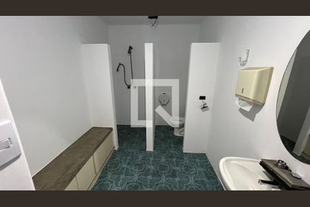 Casa à venda com 929m², 4 quartos e 4 vagas Casa à venda com 929m², 4 quartos e 4 vagasVestiário 2