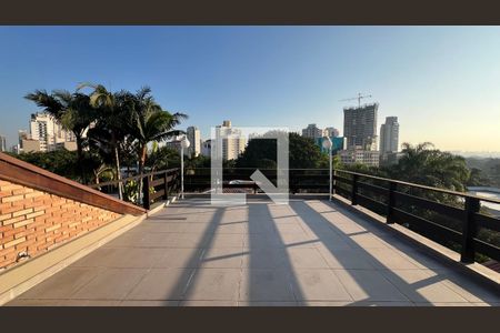 Casa à venda com 929m², 4 quartos e 4 vagas Casa à venda com 929m², 4 quartos e 4 vagasTerraço