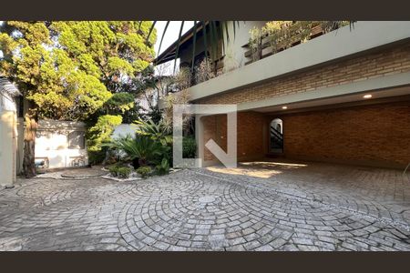 Garagem  de casa à venda com 4 quartos, 929m² em Vila Madalena, São Paulo