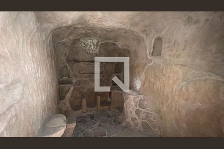 Casa à venda com 929m², 4 quartos e 4 vagas Casa à venda com 929m², 4 quartos e 4 vagasTaverna