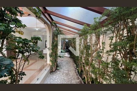 Casa à venda com 929m², 4 quartos e 4 vagas Casa à venda com 929m², 4 quartos e 4 vagasJardim de inverno