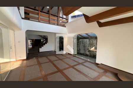 Casa à venda com 929m², 4 quartos e 4 vagas Casa à venda com 929m², 4 quartos e 4 vagasSala