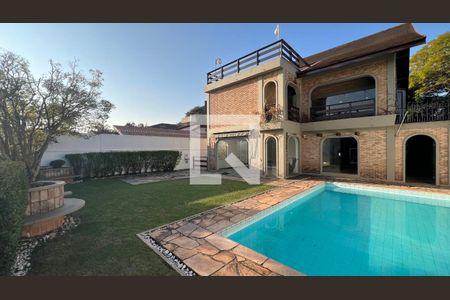 Casa à venda com 929m², 4 quartos e 4 vagas Casa à venda com 929m², 4 quartos e 4 vagasPiscina