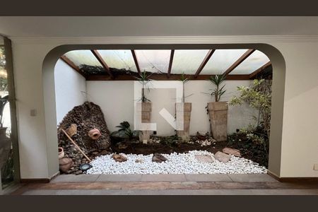 Casa à venda com 929m², 4 quartos e 4 vagas Casa à venda com 929m², 4 quartos e 4 vagasJardim de inverno