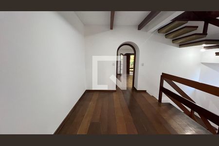 Casa à venda com 929m², 4 quartos e 4 vagas Casa à venda com 929m², 4 quartos e 4 vagasLiving