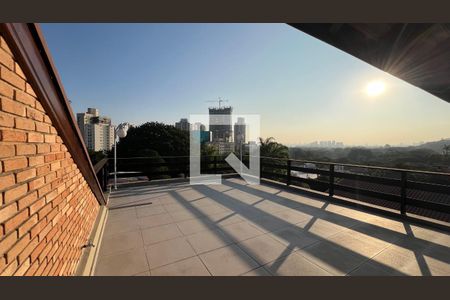 Casa à venda com 929m², 4 quartos e 4 vagas Casa à venda com 929m², 4 quartos e 4 vagasTerraço