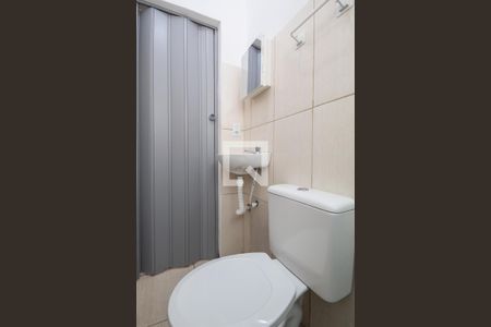 Banheiro de kitnet/studio para alugar com 1 quarto, 19m² em Vila Yara, Osasco