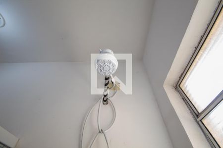 Banheiro de kitnet/studio para alugar com 1 quarto, 19m² em Vila Yara, Osasco