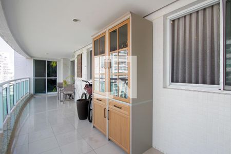 Varanda de apartamento à venda com 2 quartos, 110m² em Barra da Tijuca, Rio de Janeiro