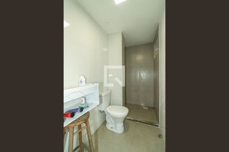 Banheiro de apartamento para alugar com 1 quarto, 41m² em Jardim Carvalho, Porto Alegre