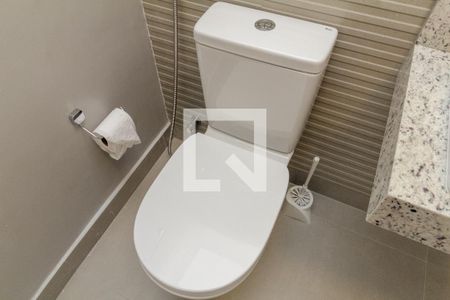 Banheiro de kitnet/studio para alugar com 1 quarto, 42m² em Vila Buarque, São Paulo