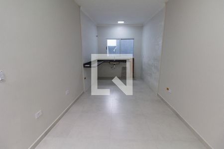 Sala e Cozinha de casa para alugar com 1 quarto, 39m² em Vila Nhocune, São Paulo