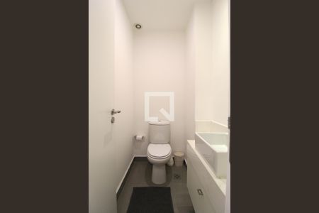 Lavabo de apartamento para alugar com 1 quarto, 61m² em Itaim Bibi, São Paulo