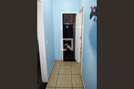 Corredor de casa para alugar com 3 quartos, 200m² em Vila São Luis, Duque de Caxias