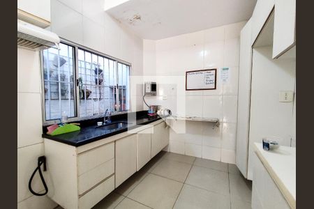 Cozinha de casa à venda com 3 quartos, 160m² em  Ipiranga, Belo Horizonte