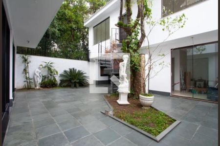 Casa à venda com 3 quartos, 360m² em Granja Julieta, São Paulo