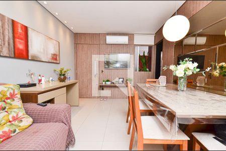 Sala de estar de apartamento à venda com 3 quartos, 134m² em Santa Tereza, Belo Horizonte